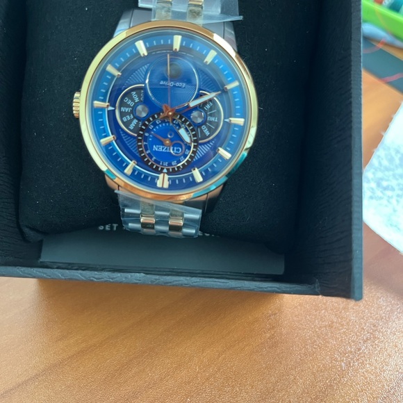 Citizen Eco-Drive Gold and Blue Timepiece - Picture 3 of 7
